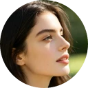  Sarah M., Content Creator